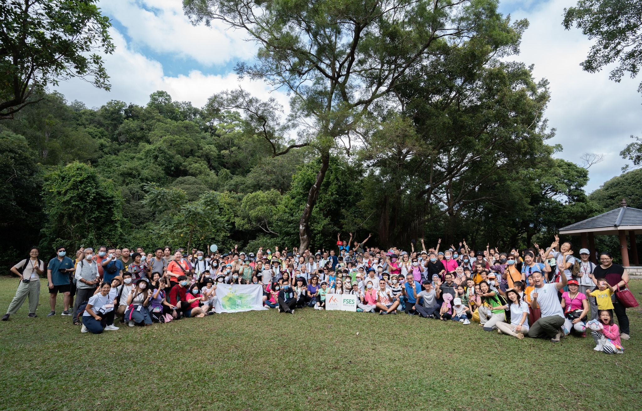 Tracy and her team organizing the first Hong Kong Tree Hug Day for 300 people to explore nature together and try tree-hugging to beat the pandemic blues. Credit: Fullness Social Enterprises Society.