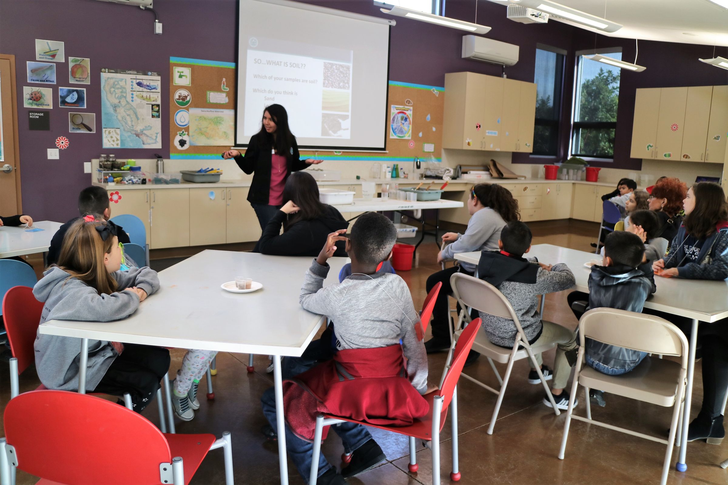 Jenna facilitates a discussion about soil with students at Chino Basin Water Conservation District.