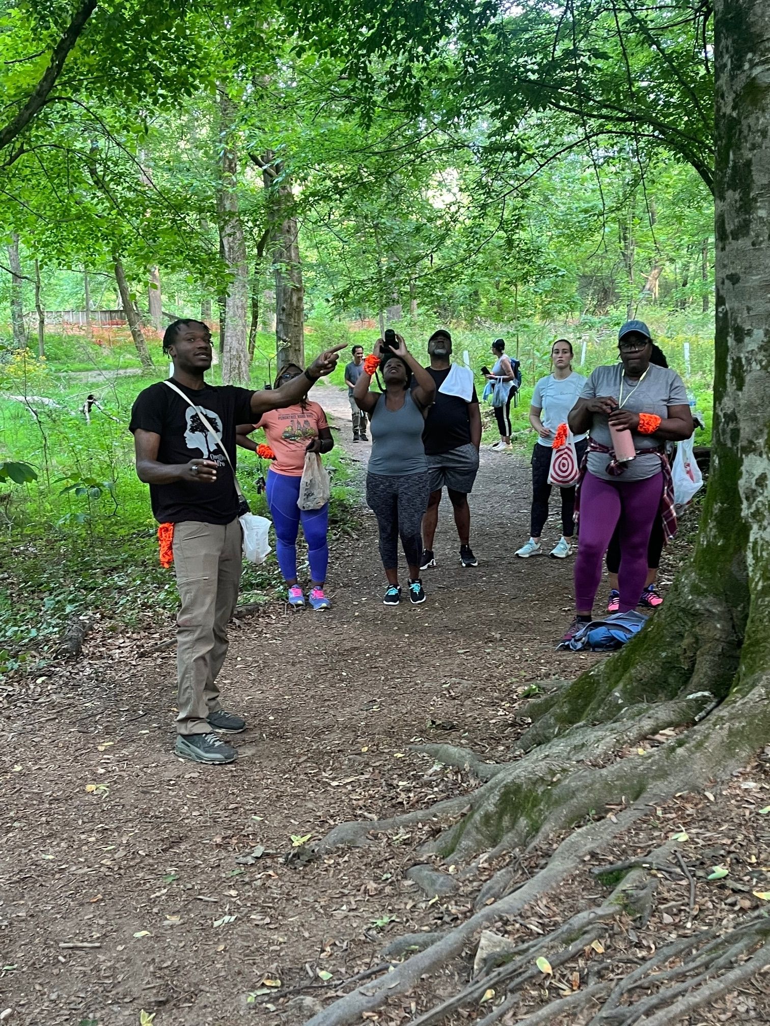 Dajawn Williams host an amazing collaborative event through the National Not for Profit Outdoor afro in which community members learned about the amazing local flora and fauna while also engaging in a trash pick up art experience! 